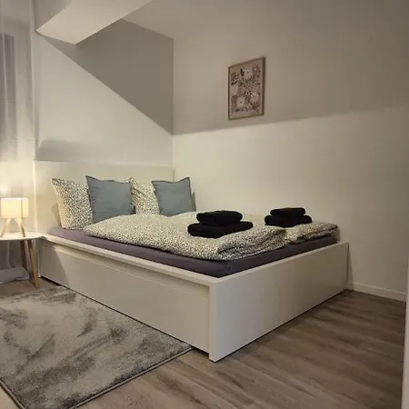 Apartamento Prime -170m2 - 4x Einzelzimmer -2x Wc -2x Dusche -tiefgarage -wifi