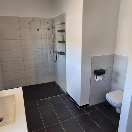 Prime -170m2 - 4x Einzelzimmer -2x Wc -2x Dusche -tiefgarage -wifi *