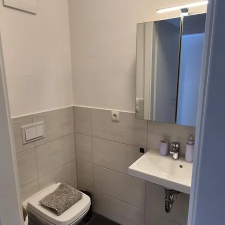 Apartamento Prime -170m2 - 4x Einzelzimmer -2x Wc -2x Dusche -tiefgarage -wifi *