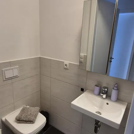 Prime -170m2 - 4x Einzelzimmer -2x Wc -2x Dusche -tiefgarage -wifi Brunswick