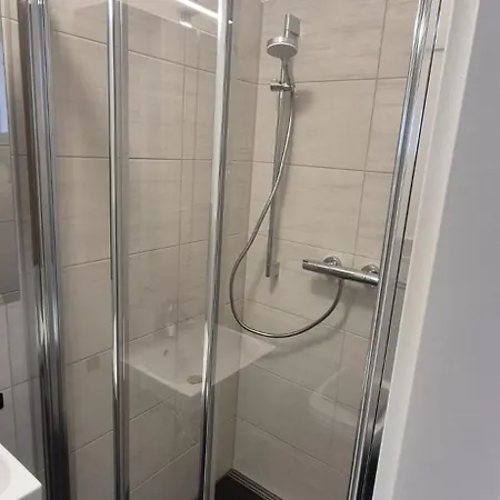Prime -170m2 - 4x Einzelzimmer -2x Wc -2x Dusche -tiefgarage -wifi